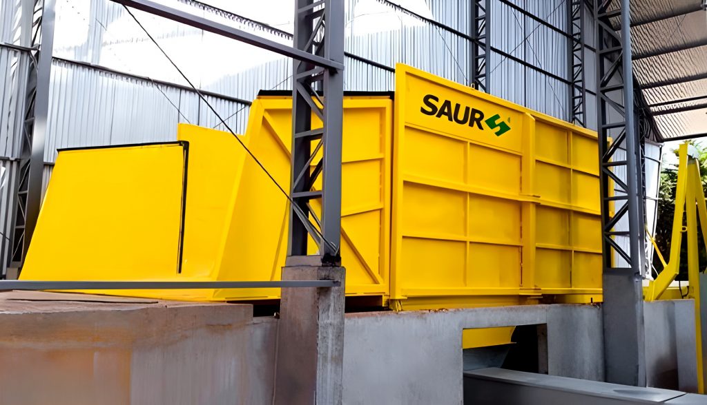 Moega Metálica para Tombador – SAUR