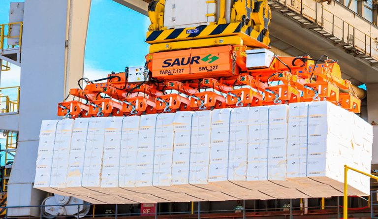 Spreader com Ganchos Pneumáticos para Celulose – SAUR - Galeria